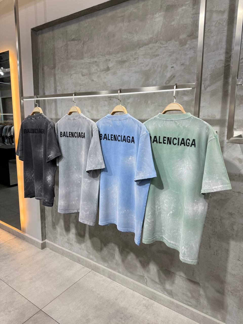 Balenciaga T-SHIRT  – Black Friday Limited edition